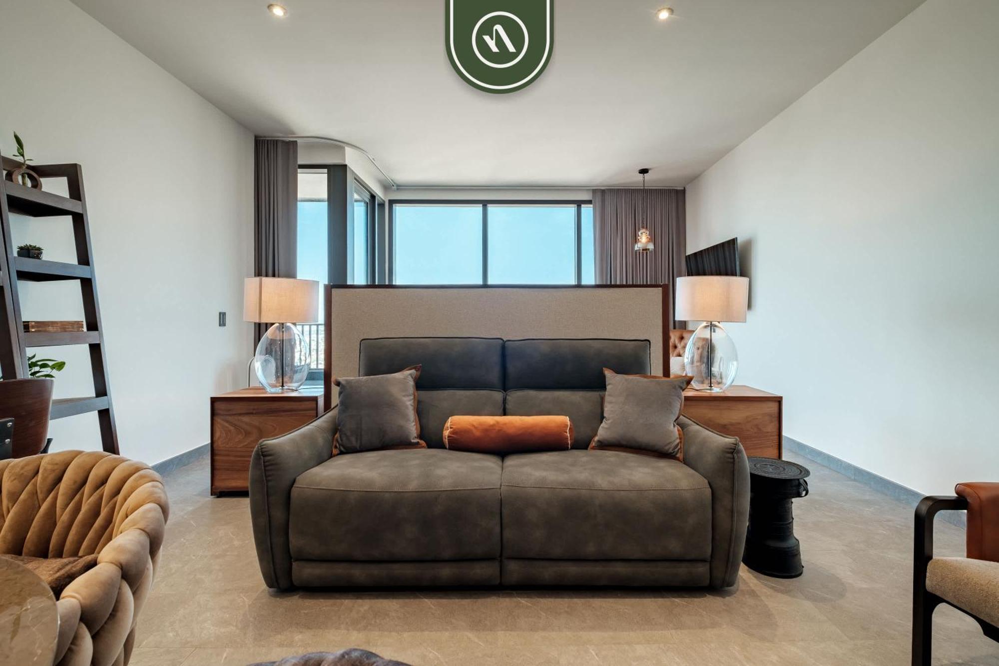 Apartment Overlooking The Revolution Monument *