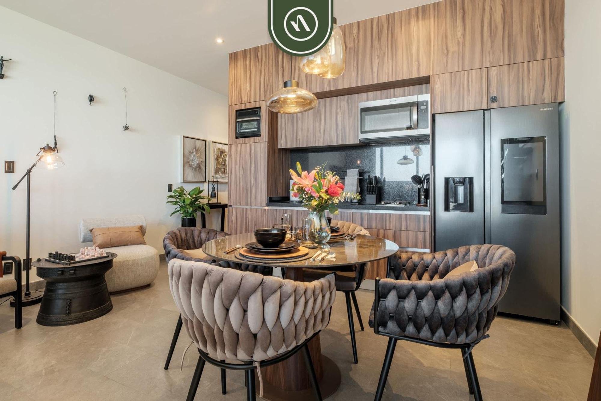 Apartment Overlooking The Revolution Monument